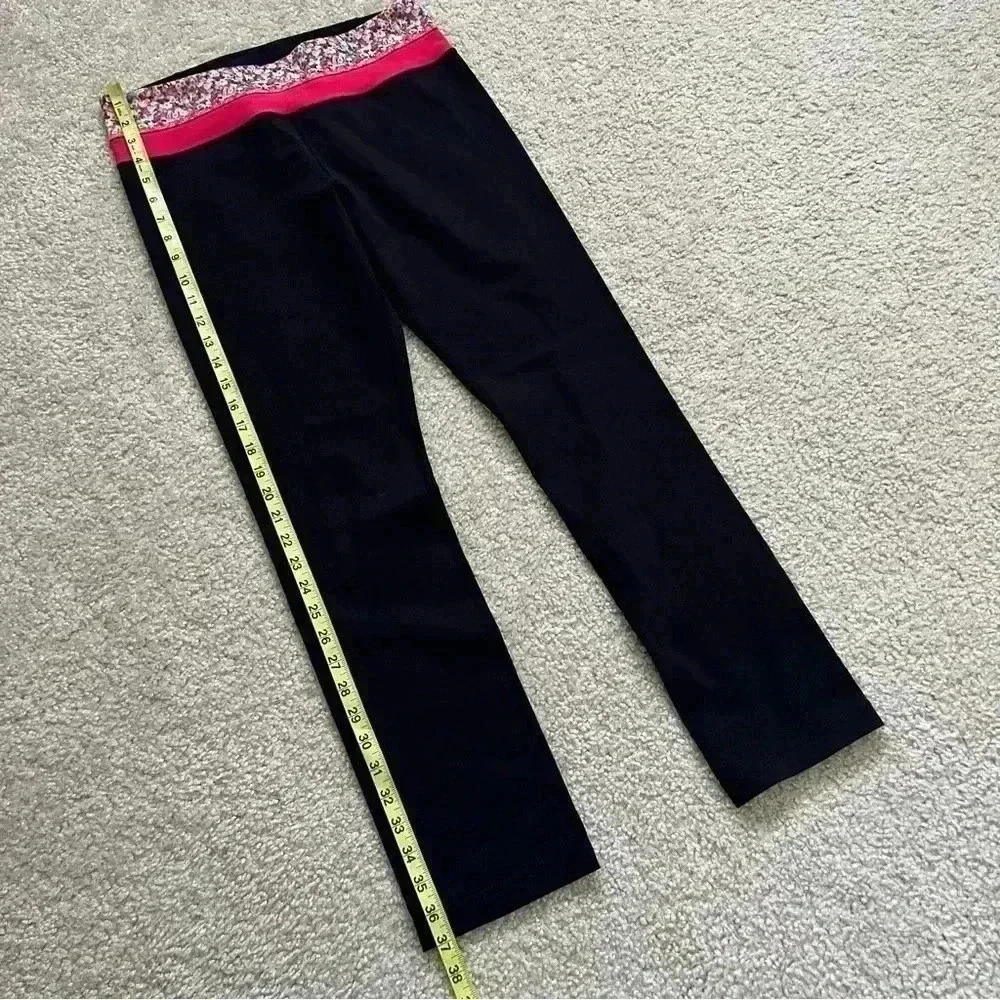 Lululemon Leggings Black & Flowers Women’s Size 8 Gym Active Yoga